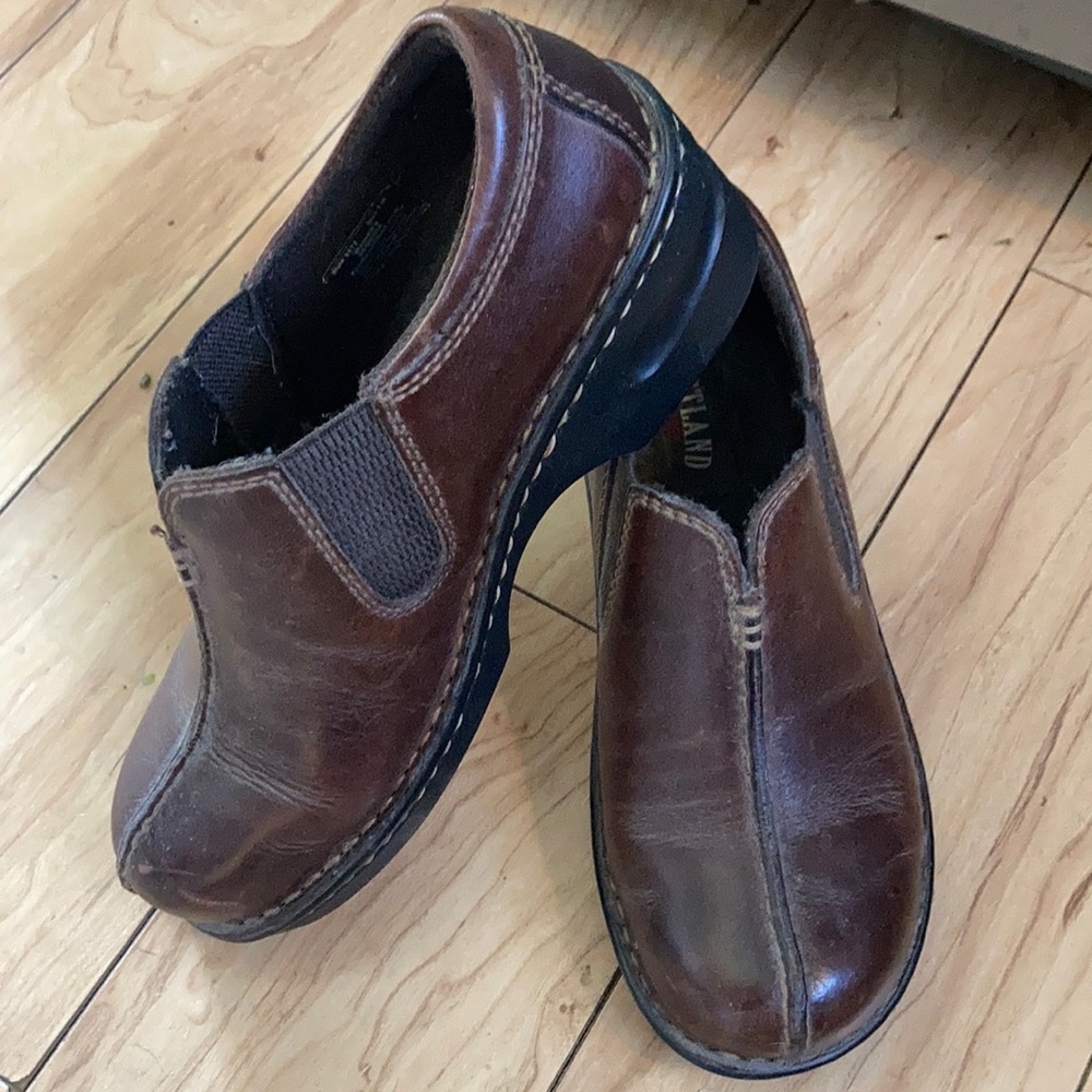 Eastland size 7 EUC Brown leather slip-on